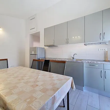 Vukelja-3 By Interhome Lägenhet Marina